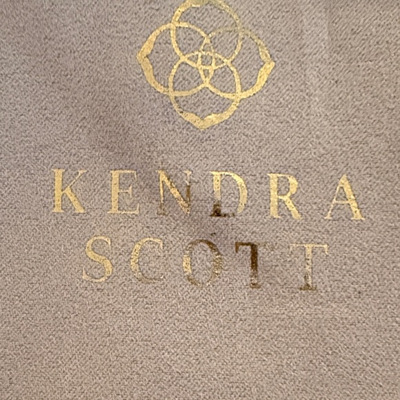 Kendra Scott Gold Bracelet with Light Pink Stone - Picture 2 of 4